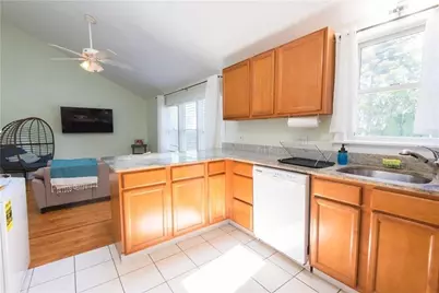 393 Aquidneck Avenue, Middletown, RI 02842 - Photo 4
