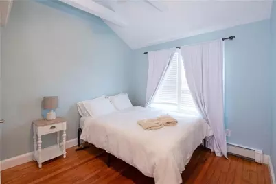 391 Aquidneck Avenue, Middletown, RI 02842 - Photo 8