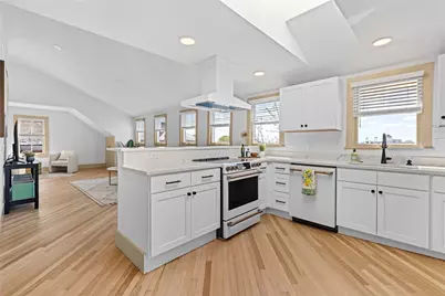 18 Barney Street #3, Newport, RI 02840 - Photo 4