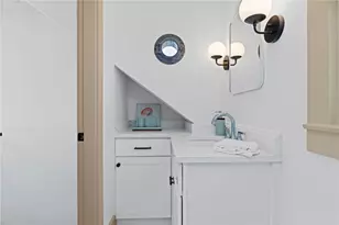 18 Barney St, Newport, RI 02840 - Photo 28