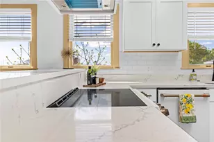 18 Barney St, Newport, RI 02840 - Photo 10