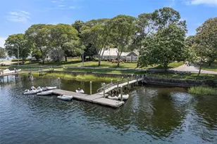 2 Woollett Ct, Barrington, RI 02806 - Photo 2
