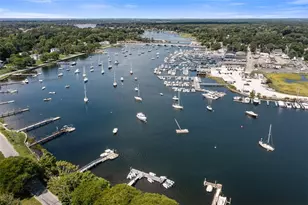 2 Woollett Ct, Barrington, RI 02806 - Photo 4