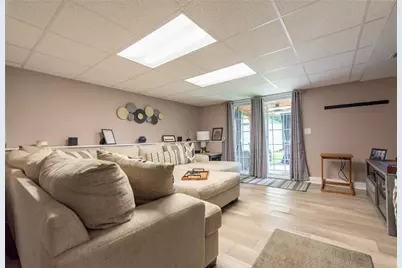 1289 Diamond Hill Road, Woonsocket, RI 02895 - Photo 32