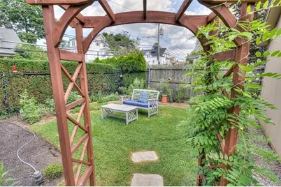 79 Hawthorne Avenue, Cranston, RI 02910 - Photo 34