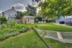 79 Hawthorne Ave, Cranston, RI 02910 - Photo 36