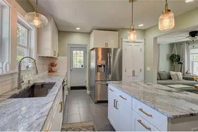 79 Hawthorne Avenue, Cranston, RI 02910 - Photo 12