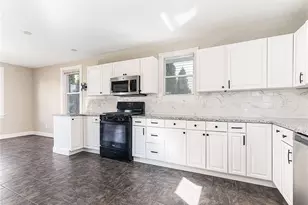97 Williams Ave, East Providence, RI 02914 - Photo 14