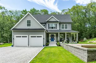 22 Saddlebrook Dr, Warwick, RI 02818 - Photo 2