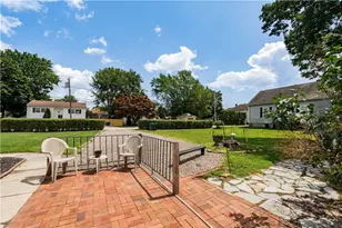 239 Welfare Ave, Warwick, RI 02888 - Photo 32