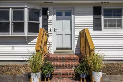 7 Namquid Drive, Middletown, RI 02842 - Photo 4