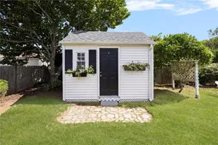 135 Beverly Rd, East Providence, RI 02915 - Photo 30