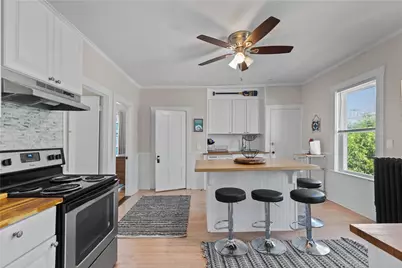 16 Dean Avenue #2, Newport, RI 02840 - Photo 6