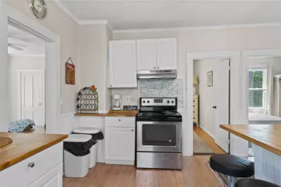 16 Dean Avenue #2, Newport, RI 02840 - Photo 8