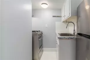 74 John St, Providence, RI 02906 - Photo 10