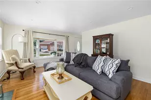 7 Woodbine St, East Providence, RI 02915 - Photo 6