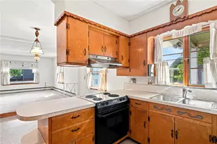 46 E St, Bristol, RI 02809 - Photo 40