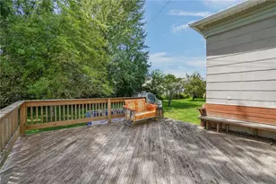 46 E St, Bristol, RI 02809 - Photo 12