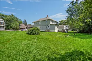 46 E St, Bristol, RI 02809 - Photo 16