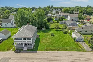 46 E St, Bristol, RI 02809 - Photo 4