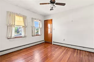 46 E St, Bristol, RI 02809 - Photo 48