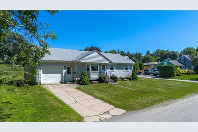 40 Church Street, Tiverton, RI 02878 - Photo 2