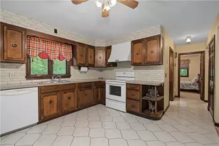 27 Peck Hill Rd, Johnston, RI 02919 - Photo 12