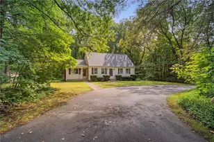 27 Peck Hill Rd, Johnston, RI 02919 - Photo 2