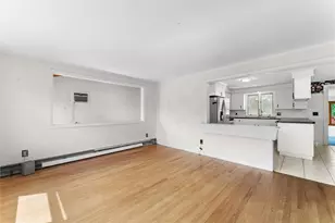 95 Hyde St, Cranston, RI 02920 - Photo 10