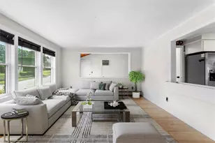 95 Hyde St, Cranston, RI 02920 - Photo 8