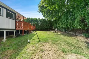 95 Hyde St, Cranston, RI 02920 - Photo 32