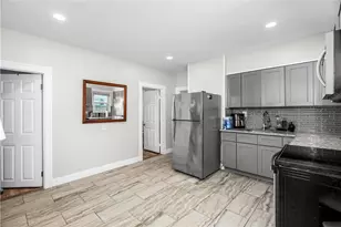 30 Cato Ave, Pawtucket, RI 02860 - Photo 4