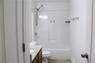 16 Gray Coach Ln, Cranston, RI 02921 - Photo 14