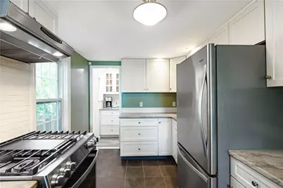 201 5th Street, Providence, RI 02906 - Photo 12