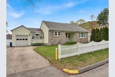 78 Crossland Road, West Warwick, RI 02893 - Photo 2