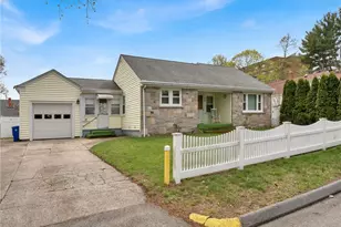 78 Crossland Rd, West Warwick, RI 02893 - Photo 2