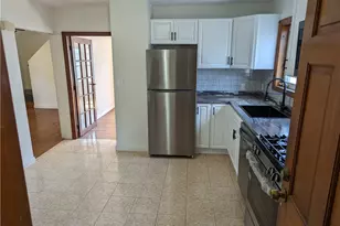 61 Utton Ave, Pawtucket, RI 02860 - Photo 2