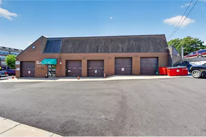 18 Blackstone Street, Woonsocket, RI 02895 - Photo 4