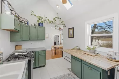 11 Heights Avenue, Warwick, RI 02889 - Photo 6
