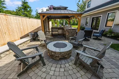 3 Oak Street, Middletown, RI 02842 - Photo 8