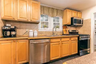 1149 Greenwich Ave, Warwick, RI 02886 - Photo 10
