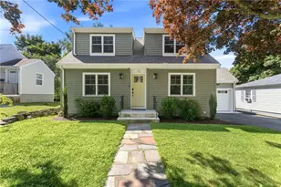 172 Bayview Ave, Bristol, RI 02809 - Photo 2
