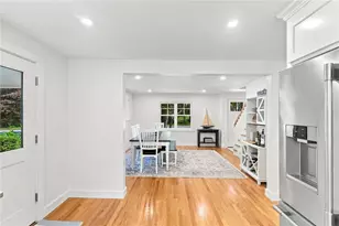 172 Bayview Ave, Bristol, RI 02809 - Photo 6