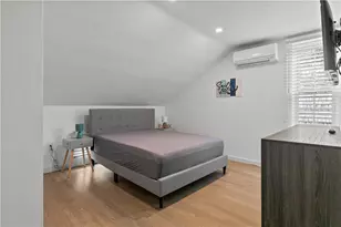 13 Sherman St, Newport, RI 02840 - Photo 10