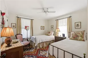 6 Brooks Ave, Newport, RI 02840 - Photo 18