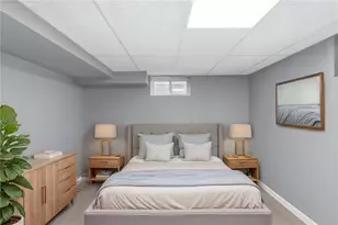 185 Vermont Ave, Providence, RI 02905 - Photo 36