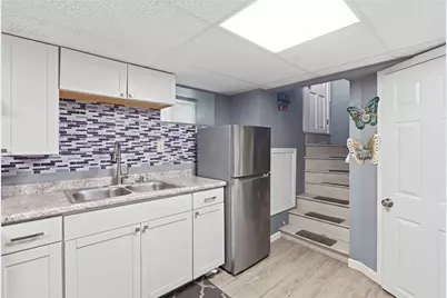 185 Vermont Avenue, Providence, RI 02905 - Photo 18