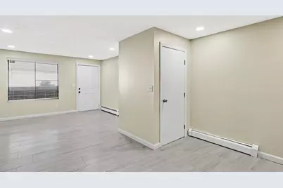 569 Smithfield Road #9, North Providence, RI 02904 - Photo 6