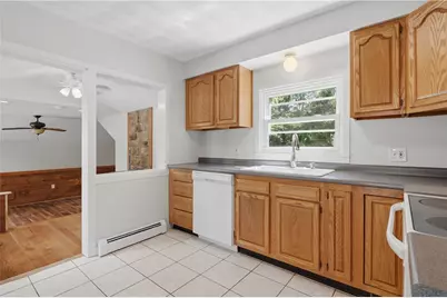 31 Coolidge Avenue, Woonsocket, RI 02895 - Photo 4