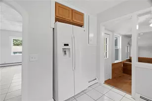 31 Coolidge Ave, Woonsocket, RI 02895 - Photo 6